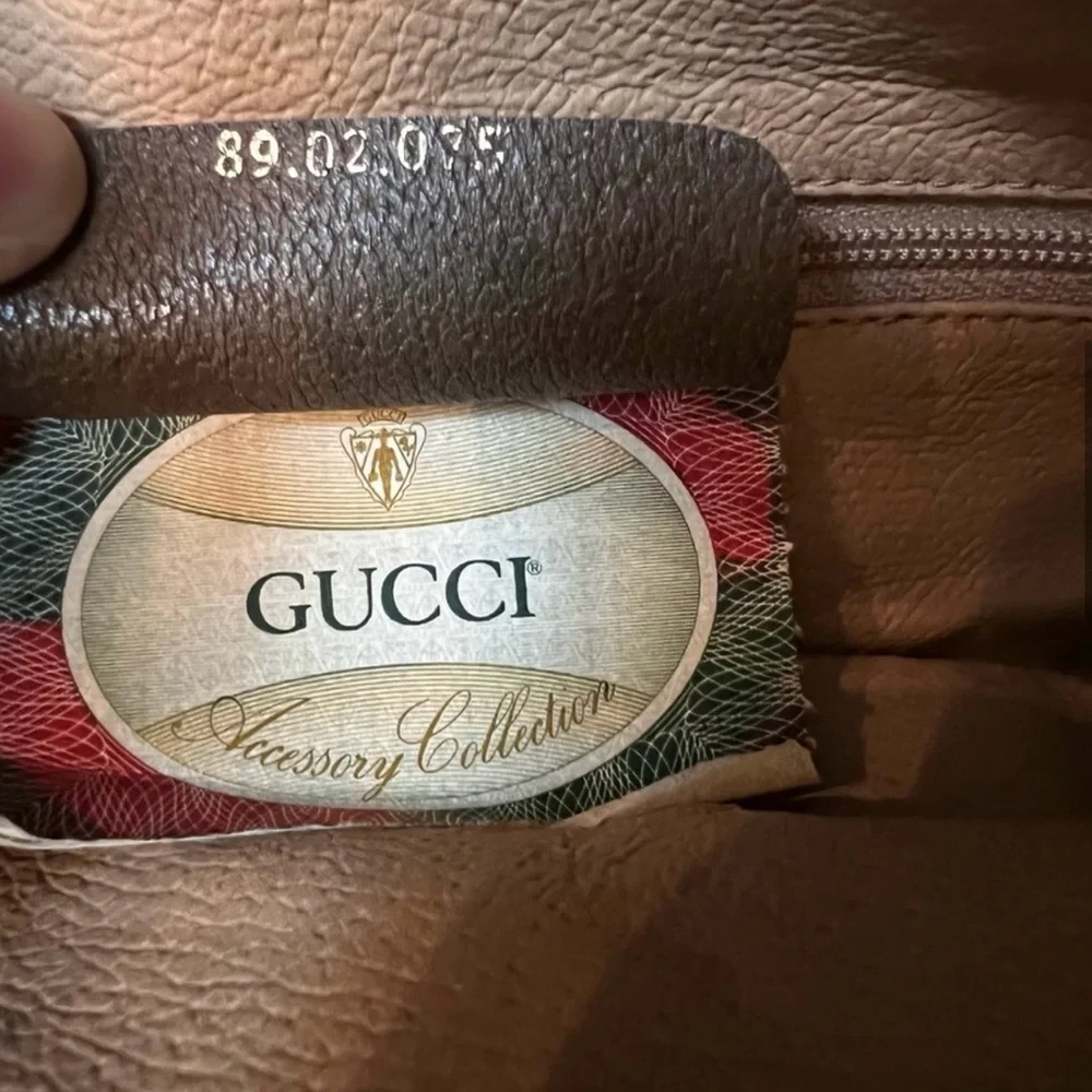 Gucci Clutch with Iconic Monogram - Picture 4 of 4